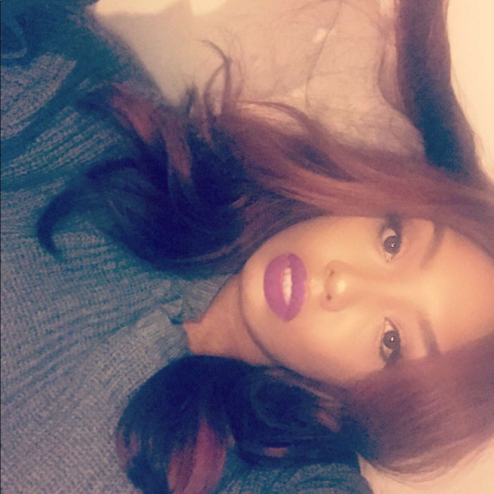 Meet your Posher, Deandria